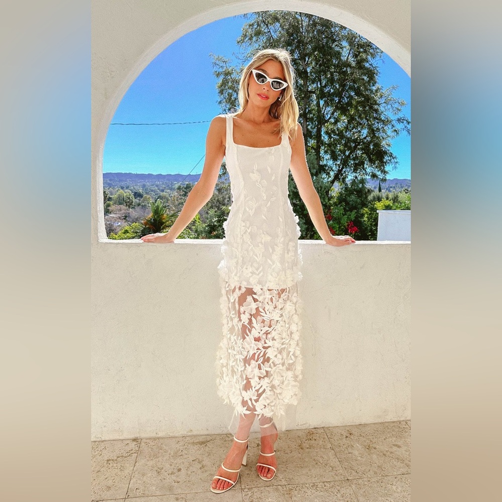 Show Me Your MuMu Stephanie White 3D Floral Dress